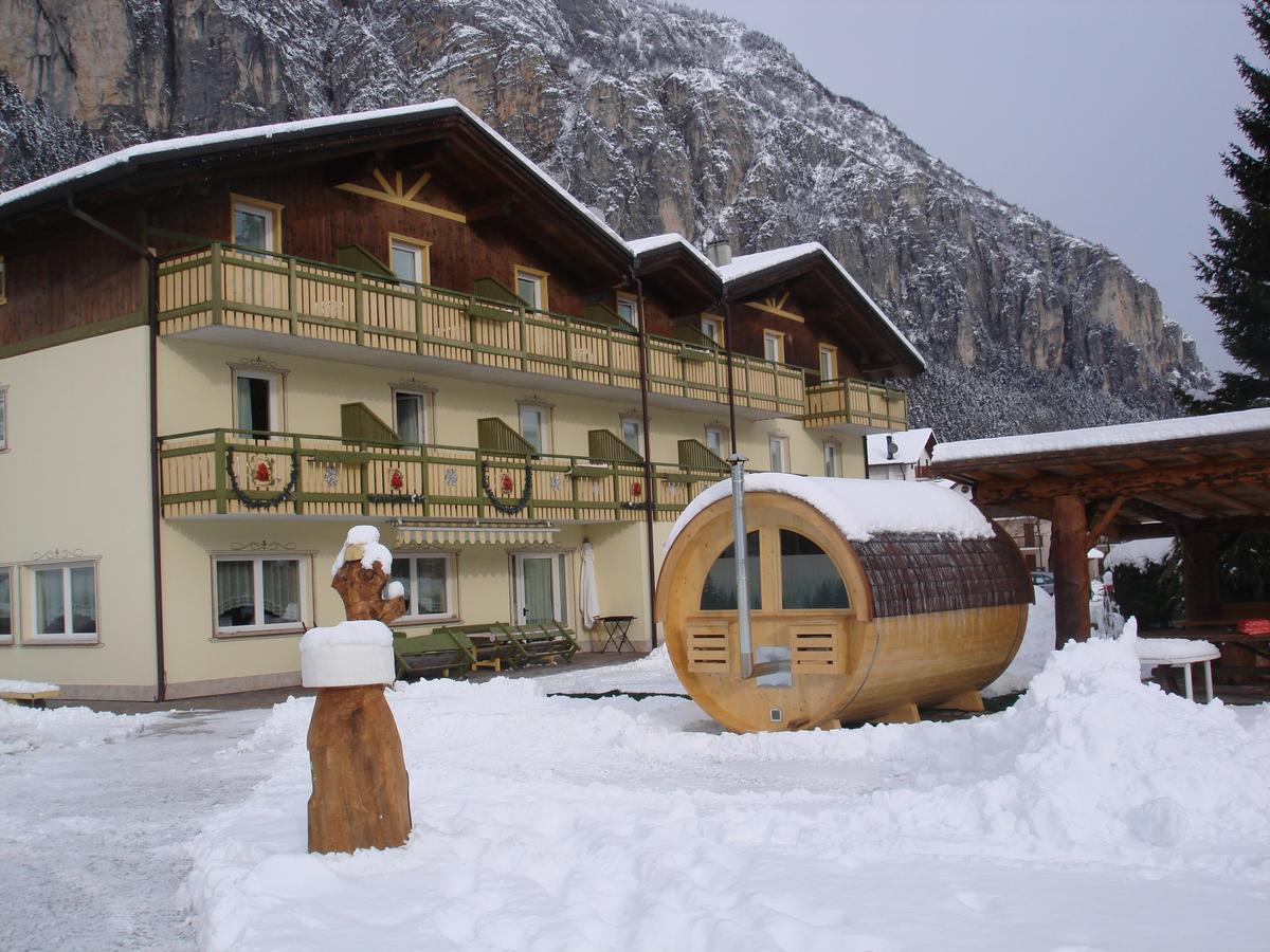 Hotel Garni Relax Fai della Paganella Exteriör bild